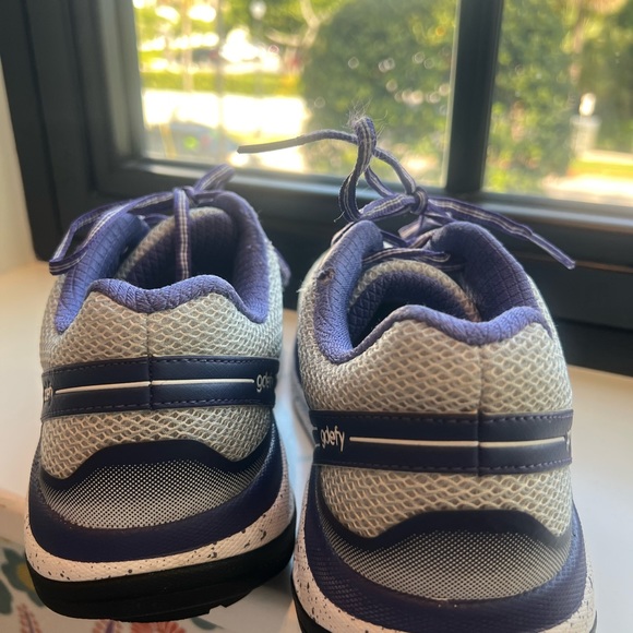 💗GDEFY sneakers - Picture 6 of 8